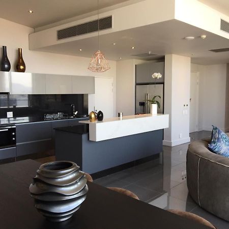 מלון פרטוריה The Capital Menlyn Maine מראה חיצוני תמונה A kitchen in a penthouse apartment